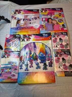 Trolls Party Decoration Bundle Kit